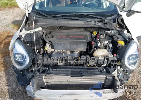 2016 Fiat 500X Lounge из США, поврежденный, VIN ZFBCFYDT1GP379674